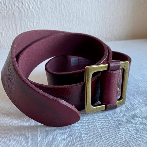 Vintage Gap leather belt in deep red with brass buckle Size Small - Picture 5 of 10